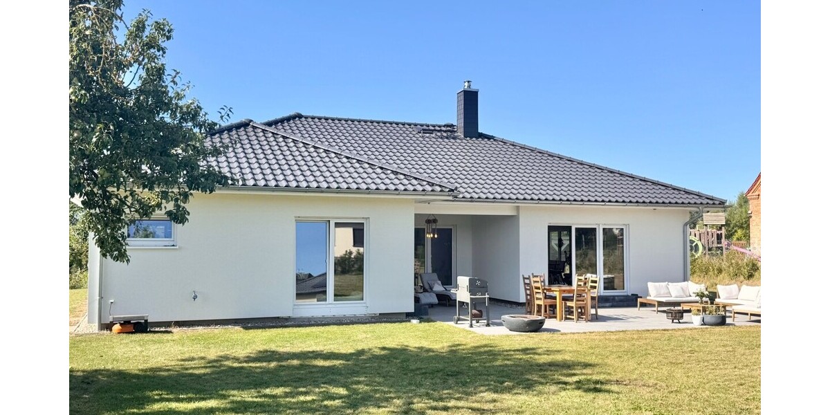 Hausansicht vom Grundstück