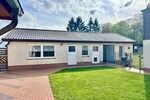 HORN IMMOBILIEN ++ Haus mit Doppelgarage und Nebengebäude in Wodarg bei Altentreptow, ruhige Lage - Einfamilienhaus Werder OT Wodarg Wodarg | Angebot:26875433