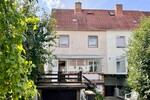 HORN IMMOBILIEN ++ Neubrandenburg Vogelviertel, Haus mit Grundstück, Terrasse und 3 Garagen - Reihenendhaus Neubrandenburg Datzeberg | Angebot:26974618