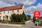 HORN IMMOBILIEN ++ Neubrandenburg Vogelviertel, Haus mit Grundstück, Terrasse und 3 Garagen - Reihenendhaus Neubrandenburg Datzeberg | Angebot:26974618