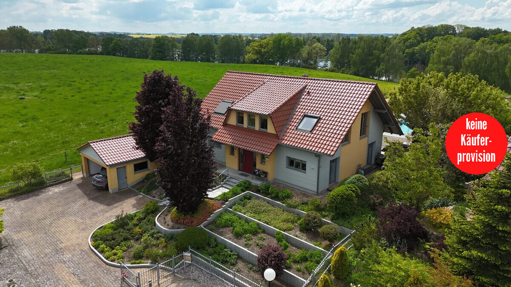 HORN IMMOBILIEN++ Penzlin, großes Einfamilienhaus mit Garage, Außenpool und vielen Extras - Einfamilienhaus Penzlin | Angebot:26894675