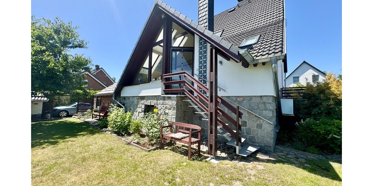 Hausansicht vom Grundstück