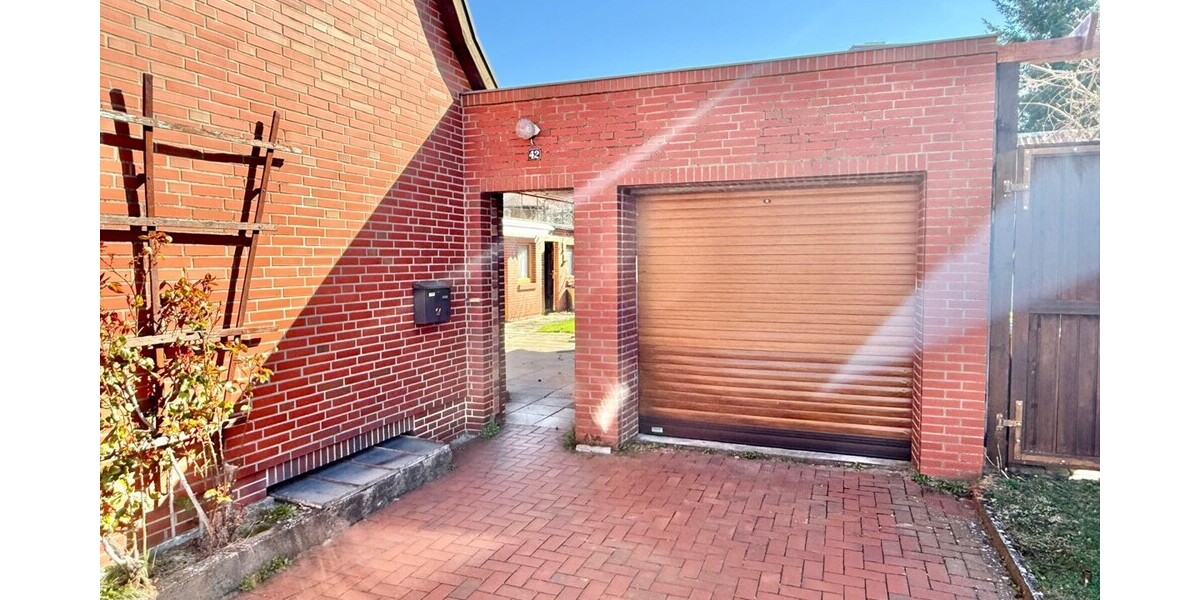 Einfahrt Garage