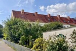 HORN IMMOBILIEN ++ Neubrandenburg Vogelviertel, Haus mit Grundstück, Terrasse und 3 Garagen - Reihenendhaus Neubrandenburg Datzeberg | Angebot:26974618