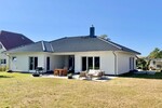HORN IMMOBILIEN ++ Winkelbungalow 5 km bis Neubrandenburg, Baujahr 2022, Doppelgarage + Carport - Einfamilienhaus Sponholz | Angebot:27069443