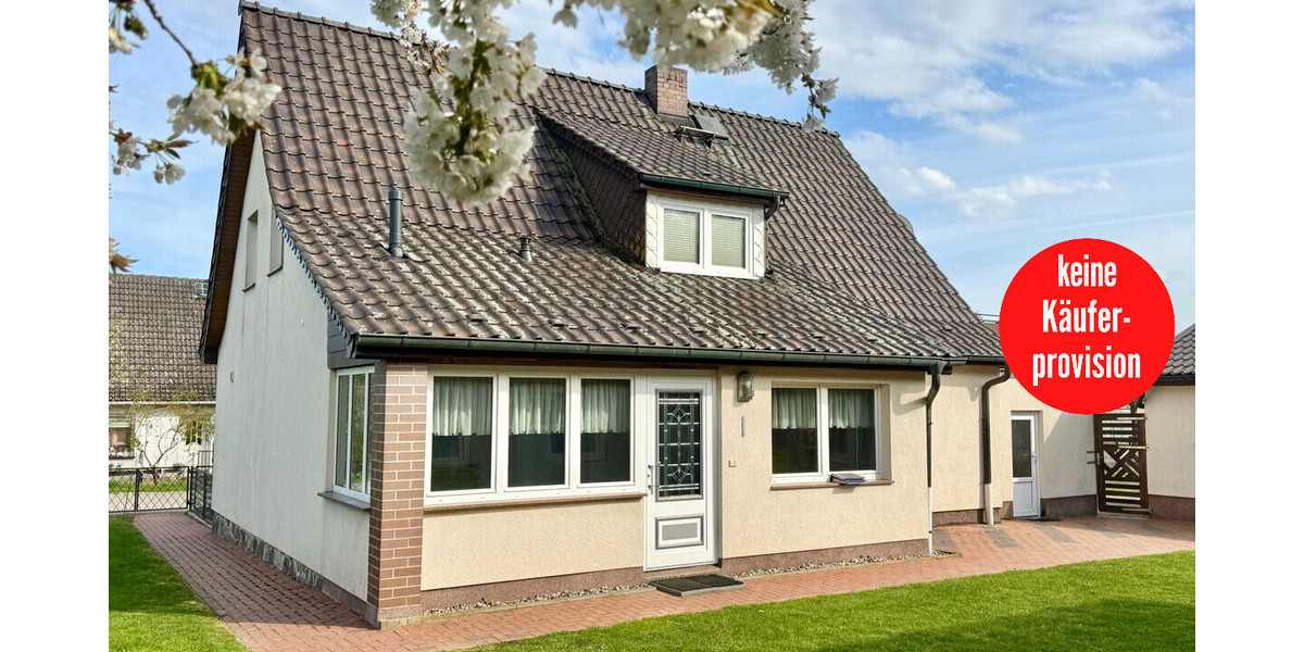 HORN IMMOBILIEN ++ Haus mit Doppelgarage und Nebengebäude in Wodarg bei Altentreptow, ruhige Lage - Einfamilienhaus Werder OT Wodarg Wodarg | Angebot:26875433